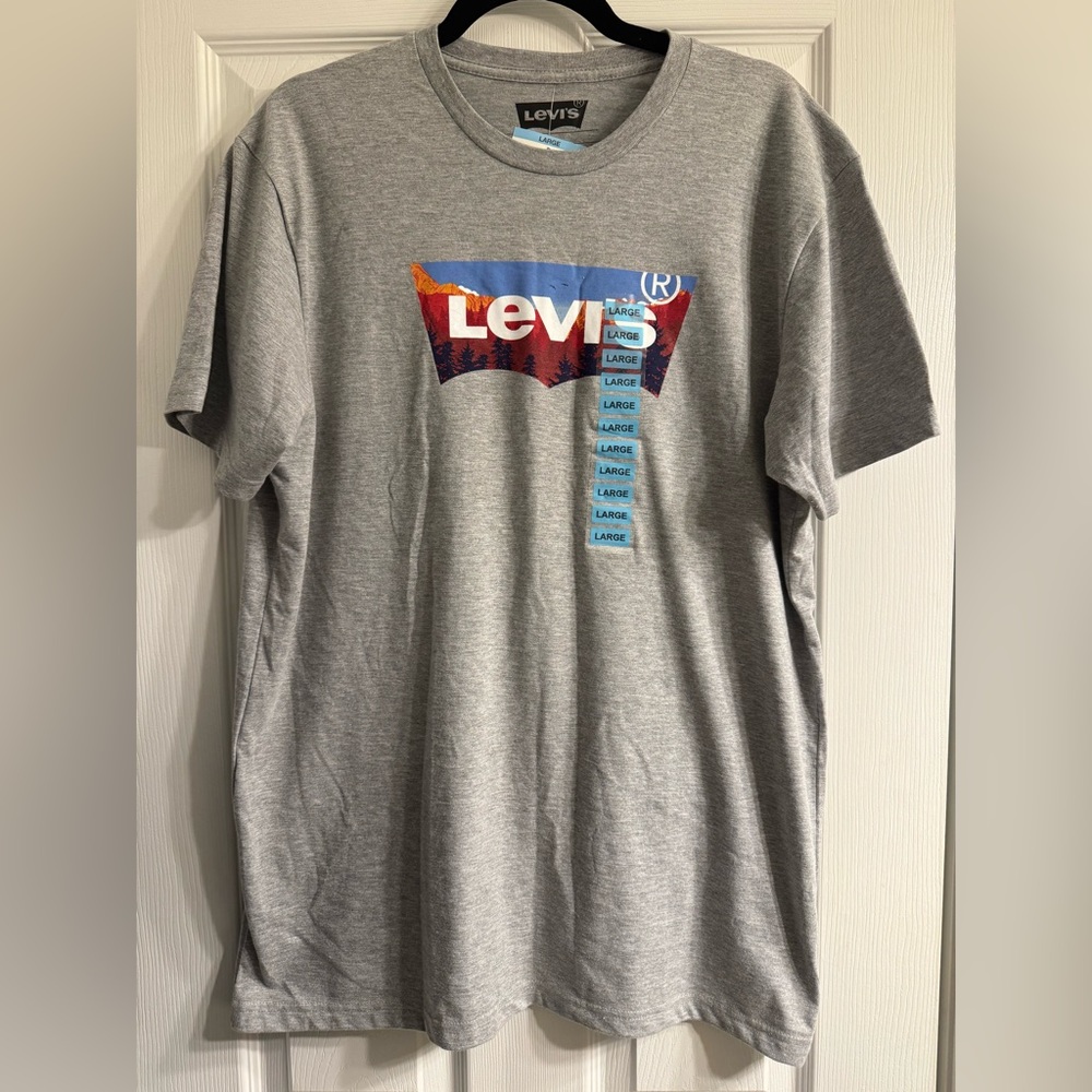 Men’s Levi short sleeve shirt, size large, new tags